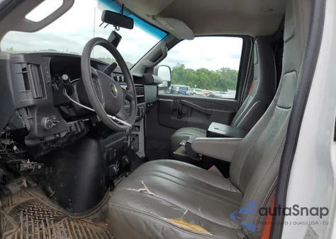 2018 Chevrolet Express G2500 z USA, uszkodzony, nr VIN 1GCWGAFP8J1189332